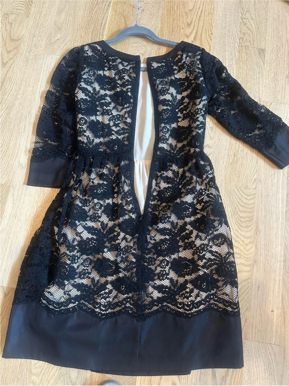 Tahari Arthur S. Levine NWOT Black Lace Fit & Flare Dress Size 0 Cocktail LBD - Picture 9 of 9